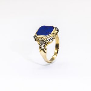 Kostbares Blau