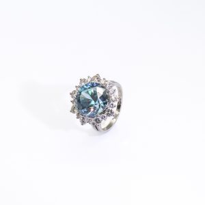 Statement in Blau 1